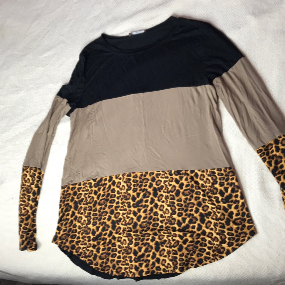 Super cute long sleeve tee